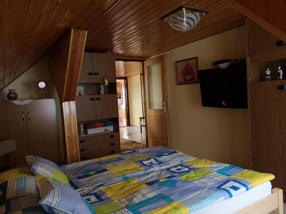 Szabo Vendeghaz Hotel Siklos Ngoại thất bức ảnh